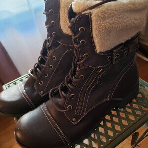 Brand New Guess Boots